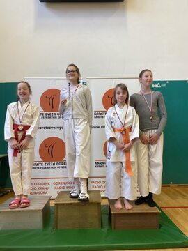 Katalina jelen Razpet 3. mesto v kihonu